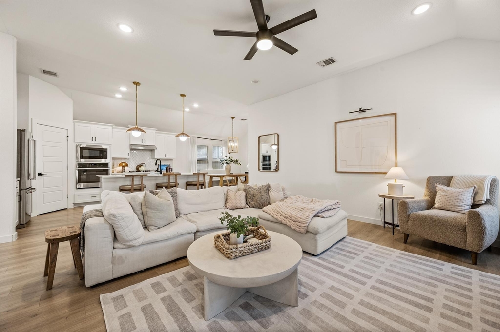 12417 Penson Street - Photo 3