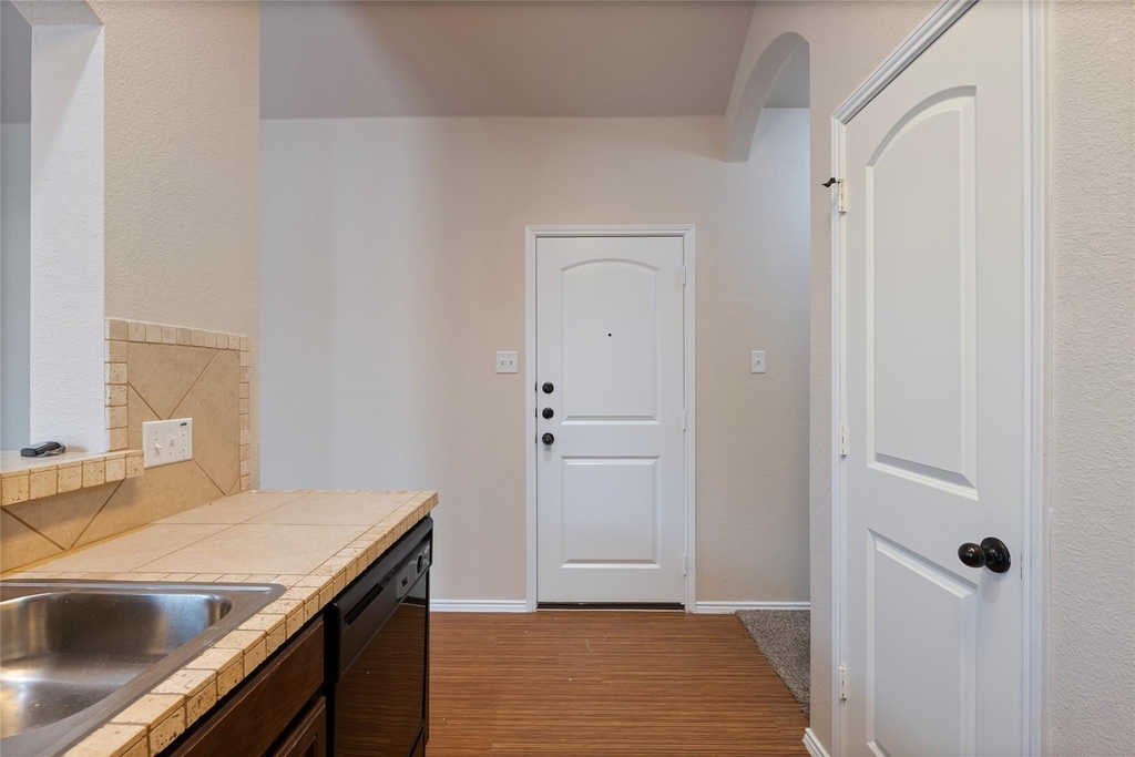 355 Armstrong Lane - Photo 5