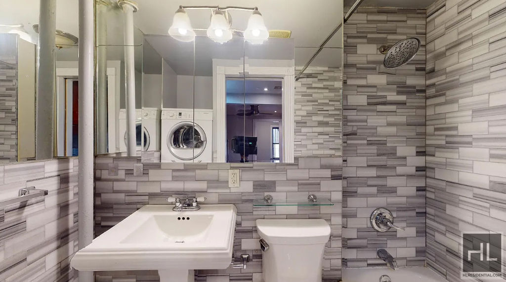 West 53 Street - Photo 5