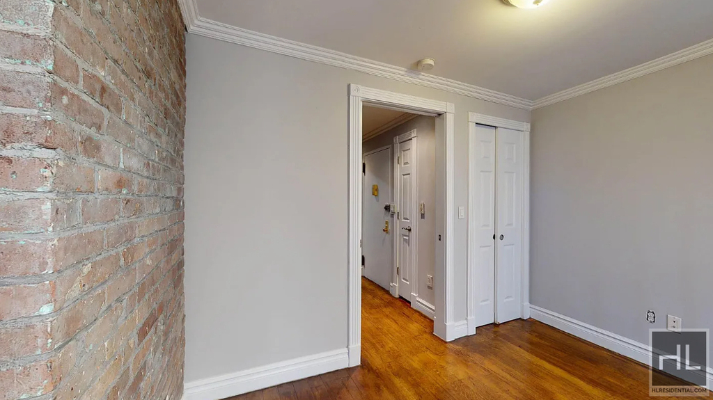 West 53 Street - Photo 1