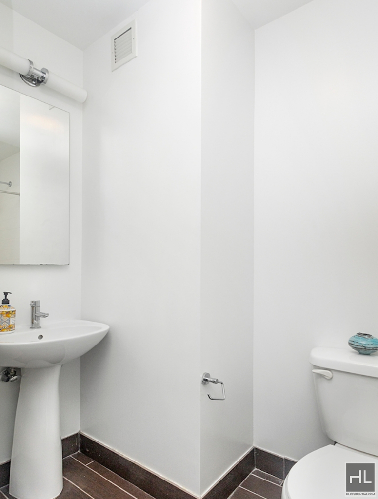 West 91st Street - Photo 3