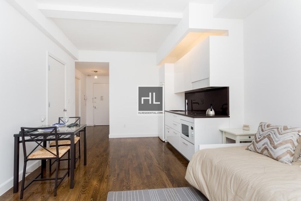 West 91st Street - Photo 1