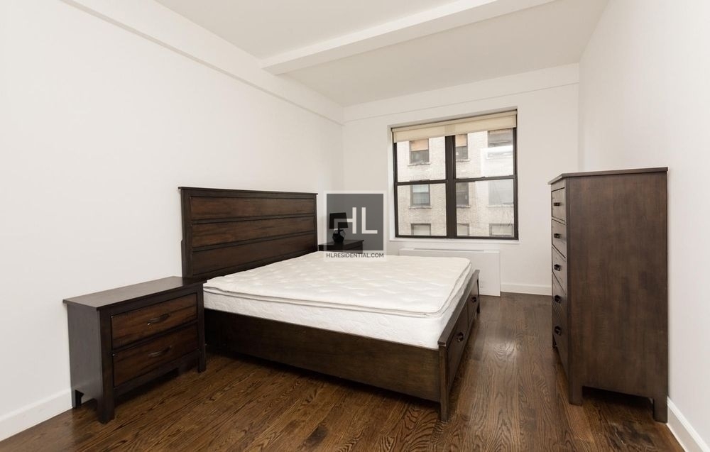 West 91st Street - Photo 3