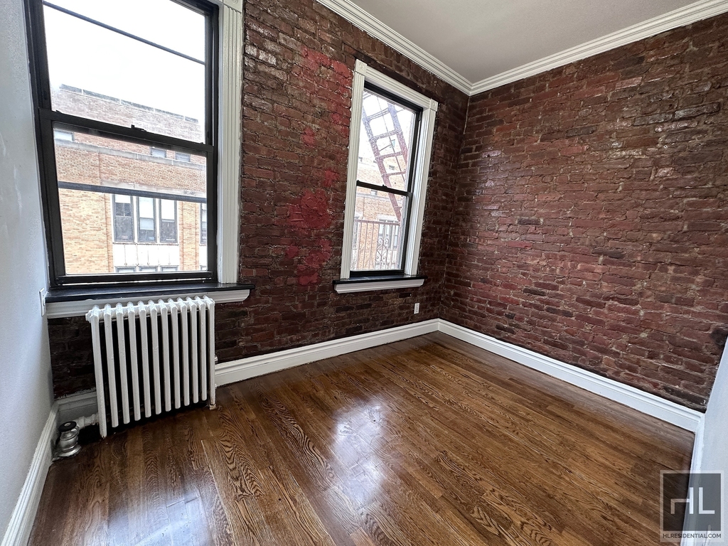 East 13th Street - Photo 5