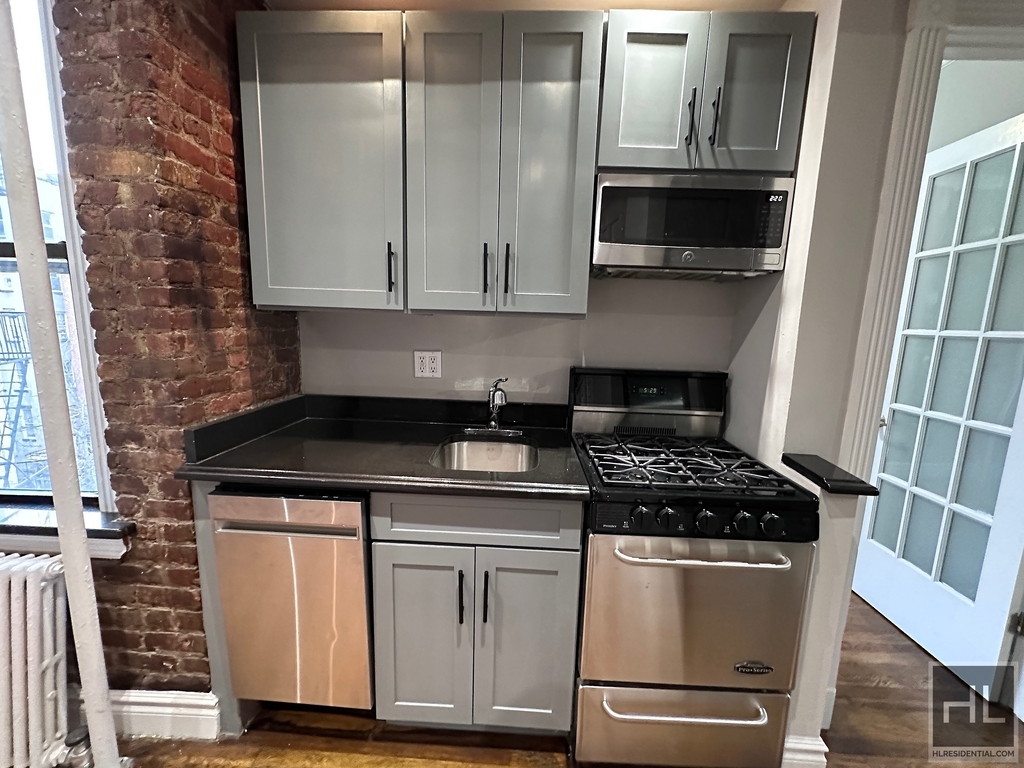 East 13th Street - Photo 2