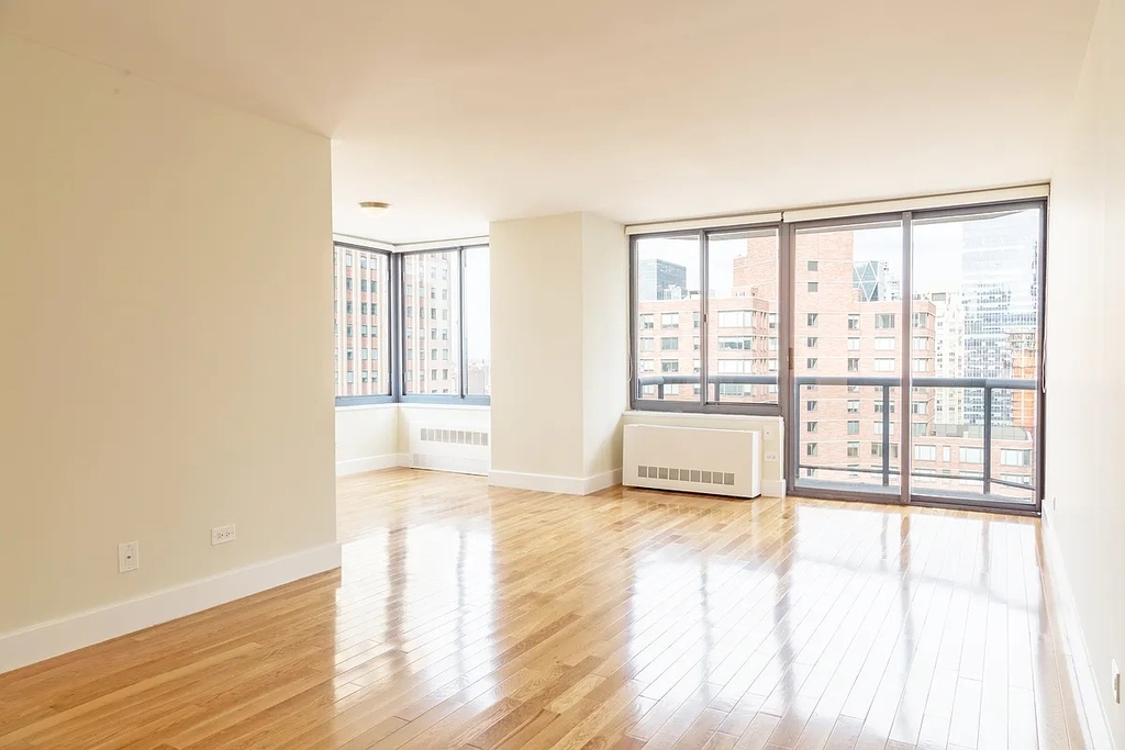 West 48th Street - Photo 0
