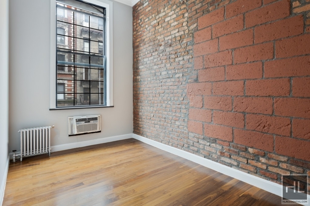 East 11th Street - Photo 0