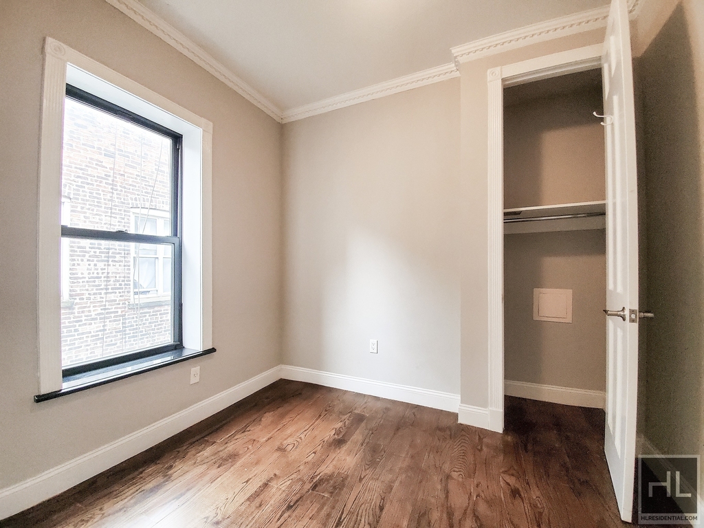 East 106 Street - Photo 2