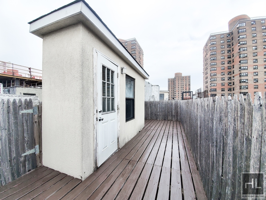 East 106 Street - Photo 6