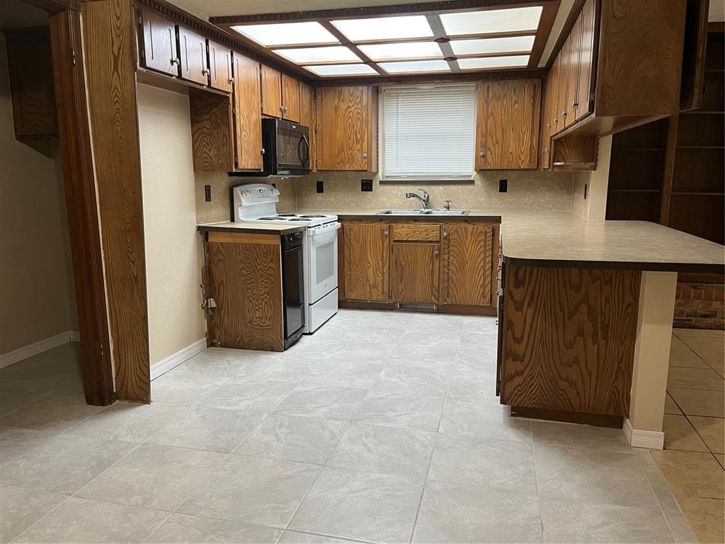 10329 Exter Avenue - Photo 2