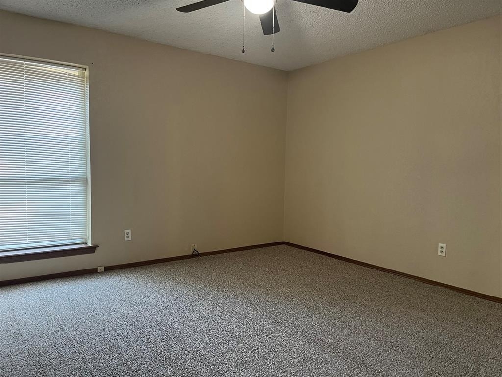 10329 Exter Avenue - Photo 4