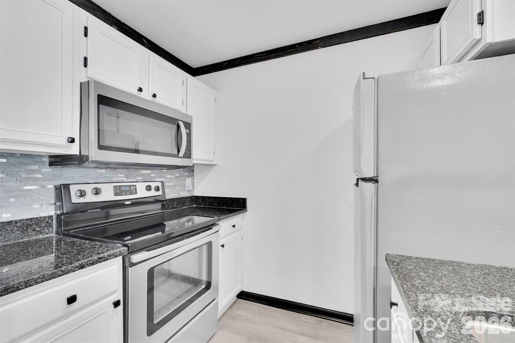 18755 Vineyard Point Lane - Photo 15