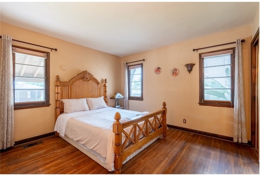 424 W 11th - Photo 9