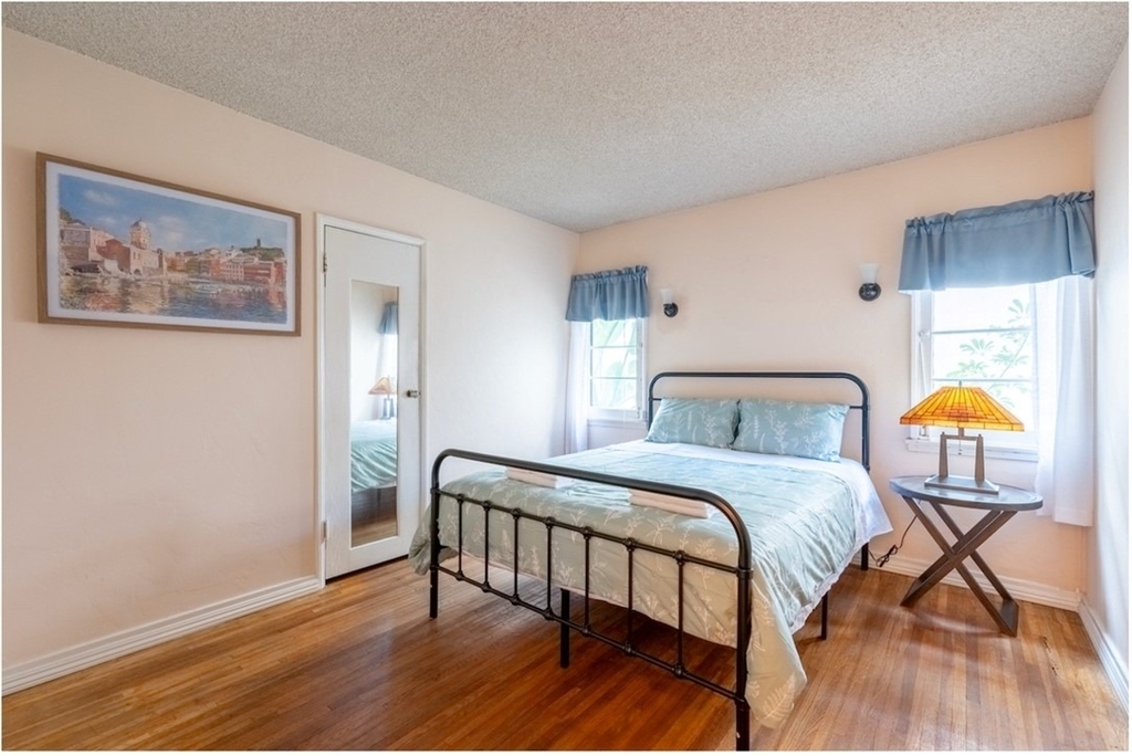 424 W 11th - Photo 13