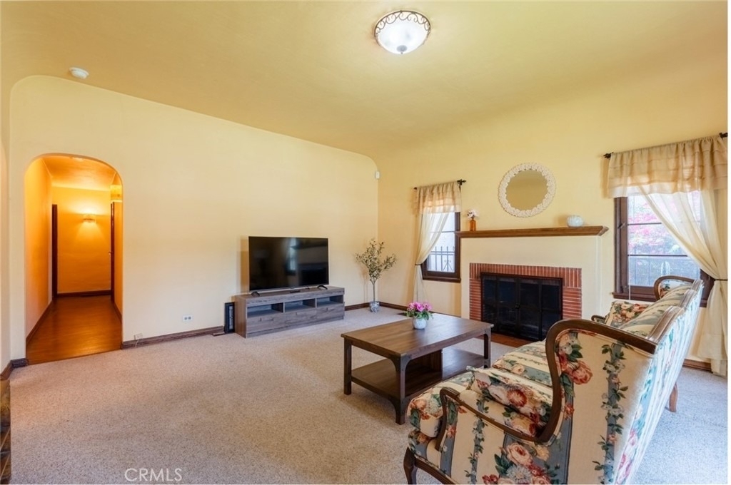 424 W 11th - Photo 6