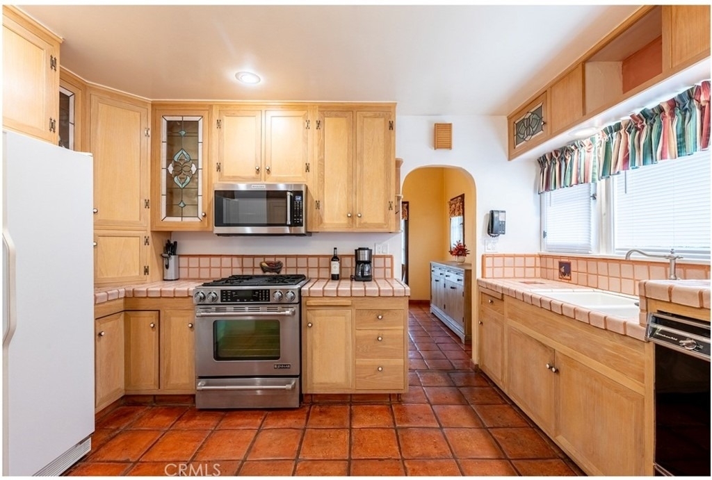 424 W 11th - Photo 7