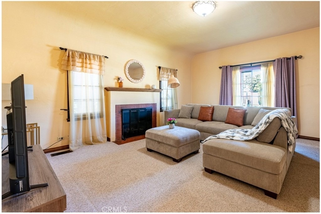 424 W 11th - Photo 3