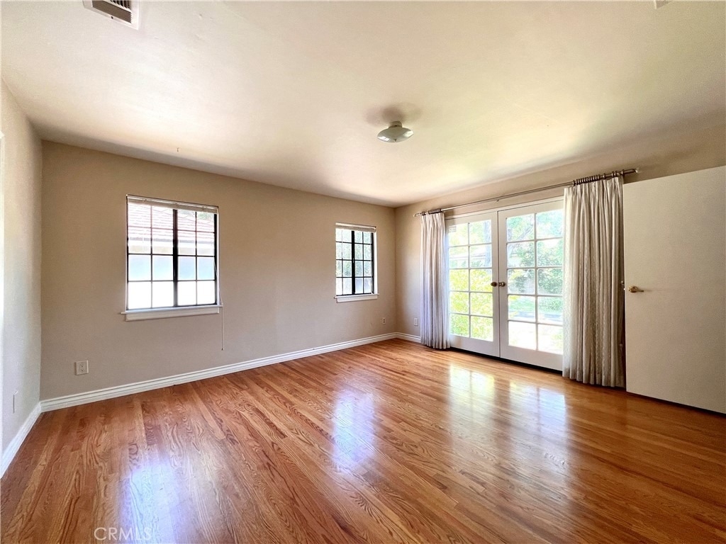 1855 Sharon - Photo 8