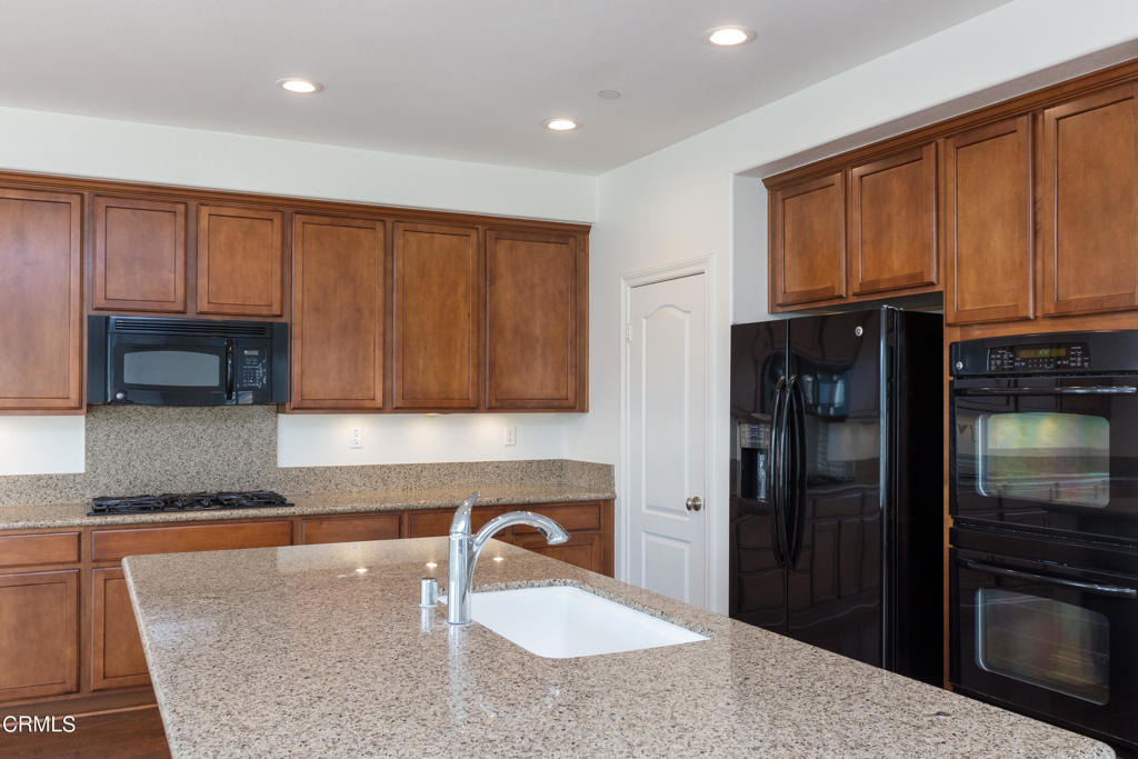 871 Coronado Circle - Photo 6
