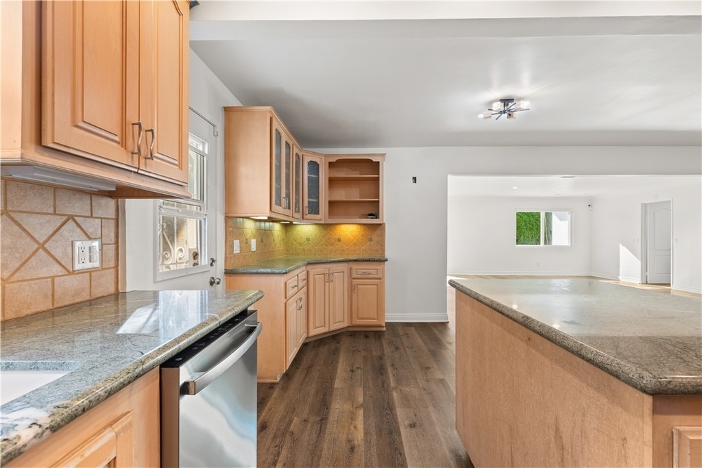 6515 Kenwater - Photo 11