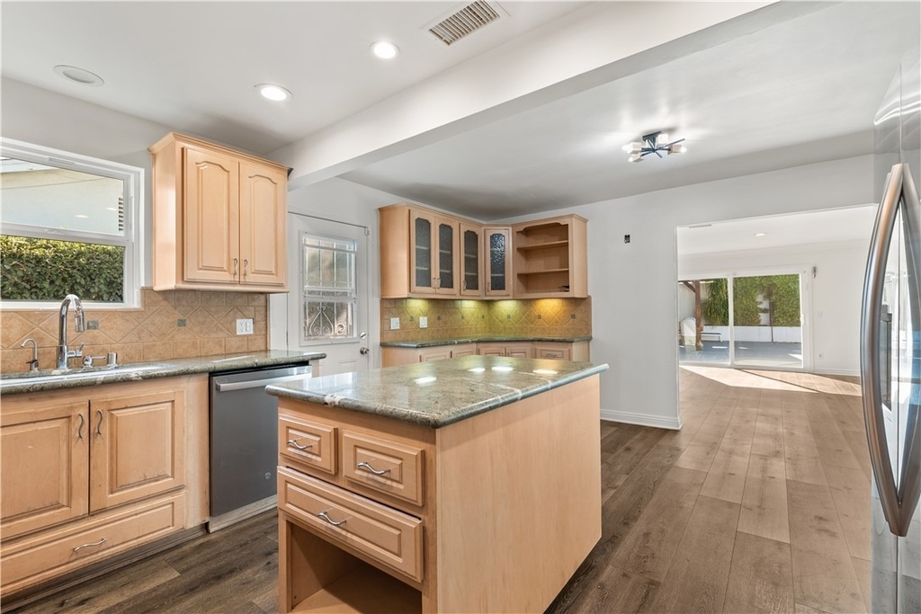 6515 Kenwater - Photo 10