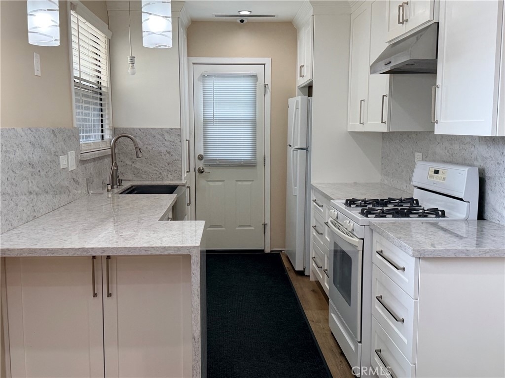 10971 Roscoe - Photo 4