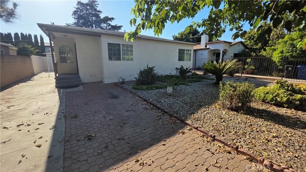 7307 Tyrone - Photo 2