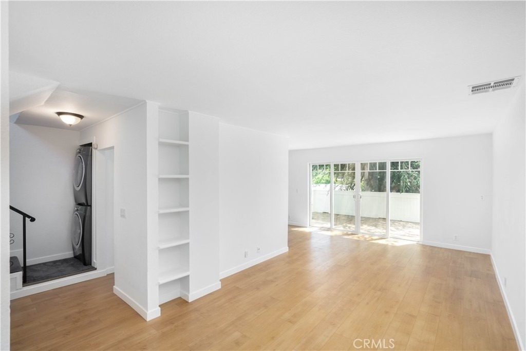 744 N Dillon Street - Photo 2