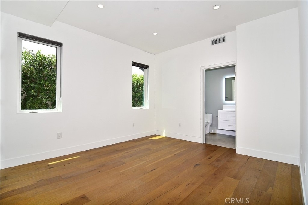 4829 Saloma Avenue - Photo 11