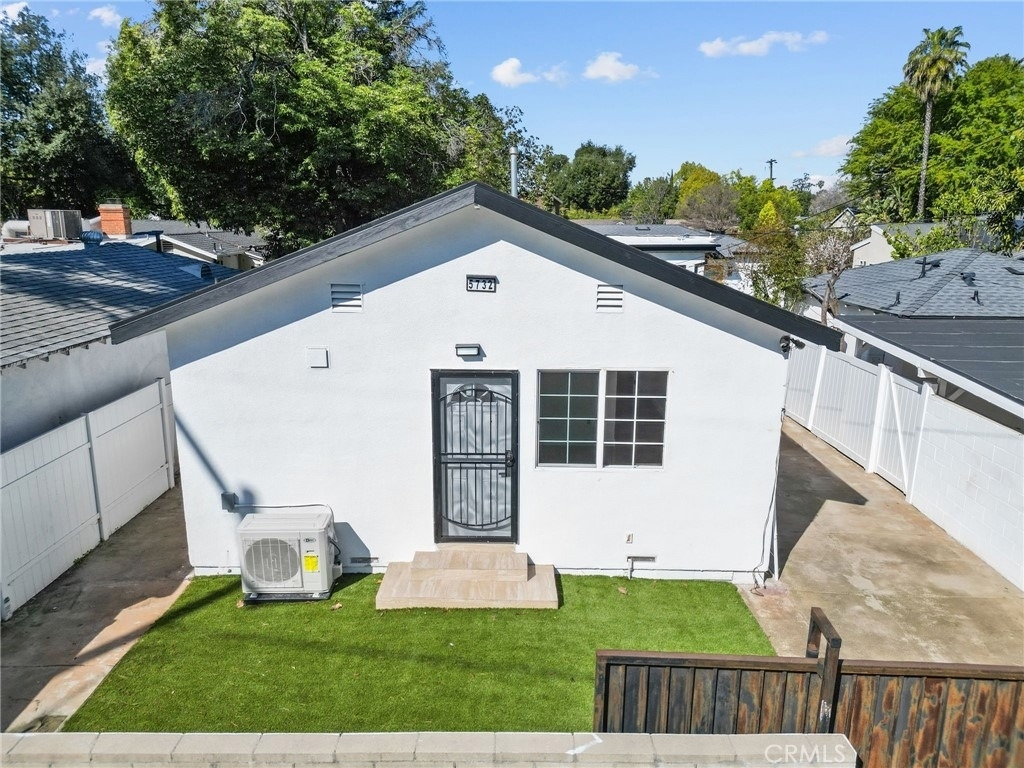5732 Stansbury Avenue - Photo 13
