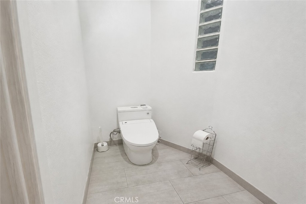 15455 Sherman Way - Photo 8