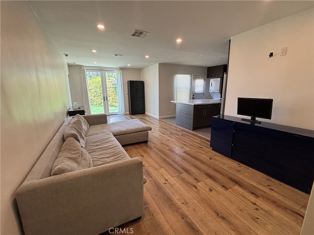 6529 Aura Avenue - Photo 3