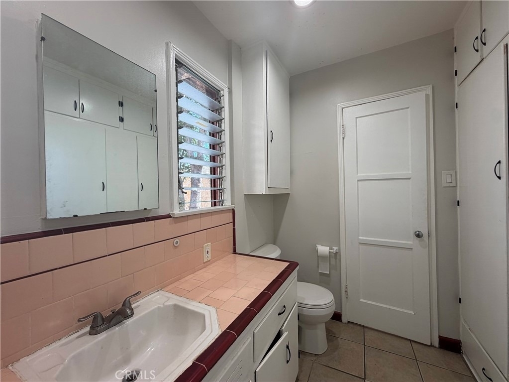 5646 3/4 Farmdale Avenue - Photo 7
