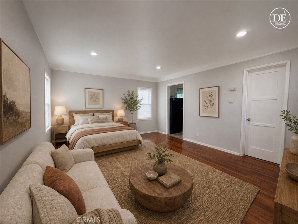 5646 3/4 Farmdale Avenue - Photo 0