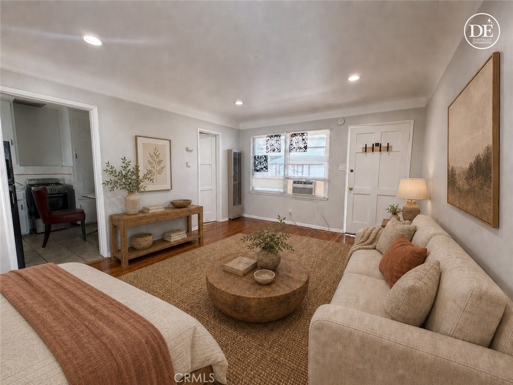 5646 3/4 Farmdale Avenue - Photo 2