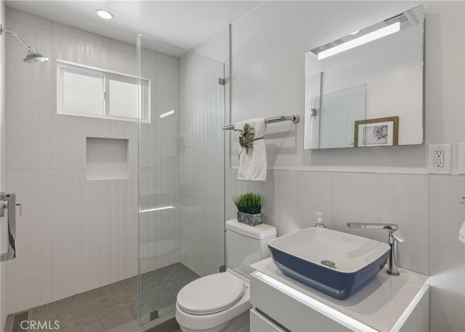 2611 Alvord Lane - Photo 8
