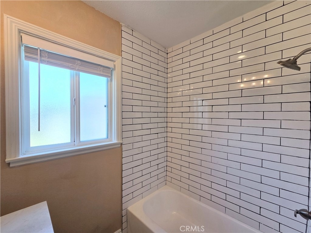 705 N Hillford Avenue - Photo 19