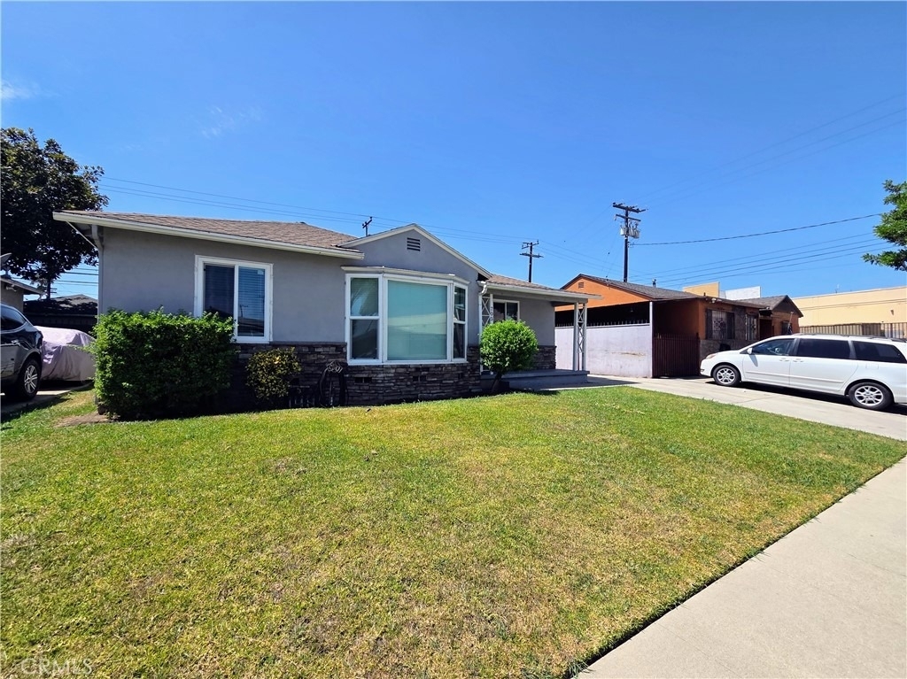705 N Hillford Avenue - Photo 1