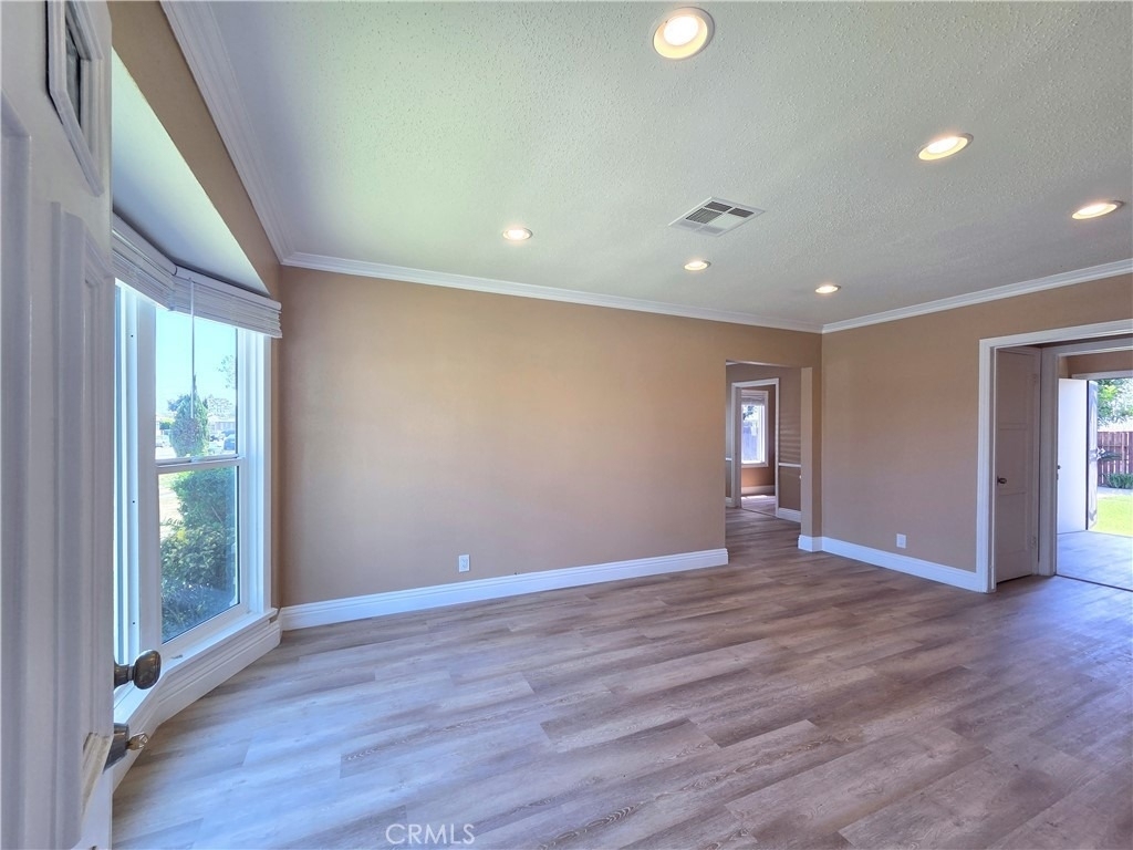 705 N Hillford Avenue - Photo 2
