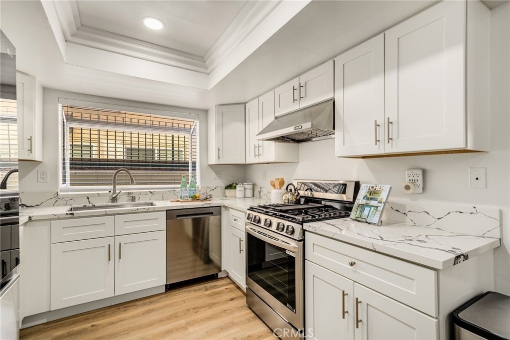 11463 1/2 Excelsior Drive - Photo 8