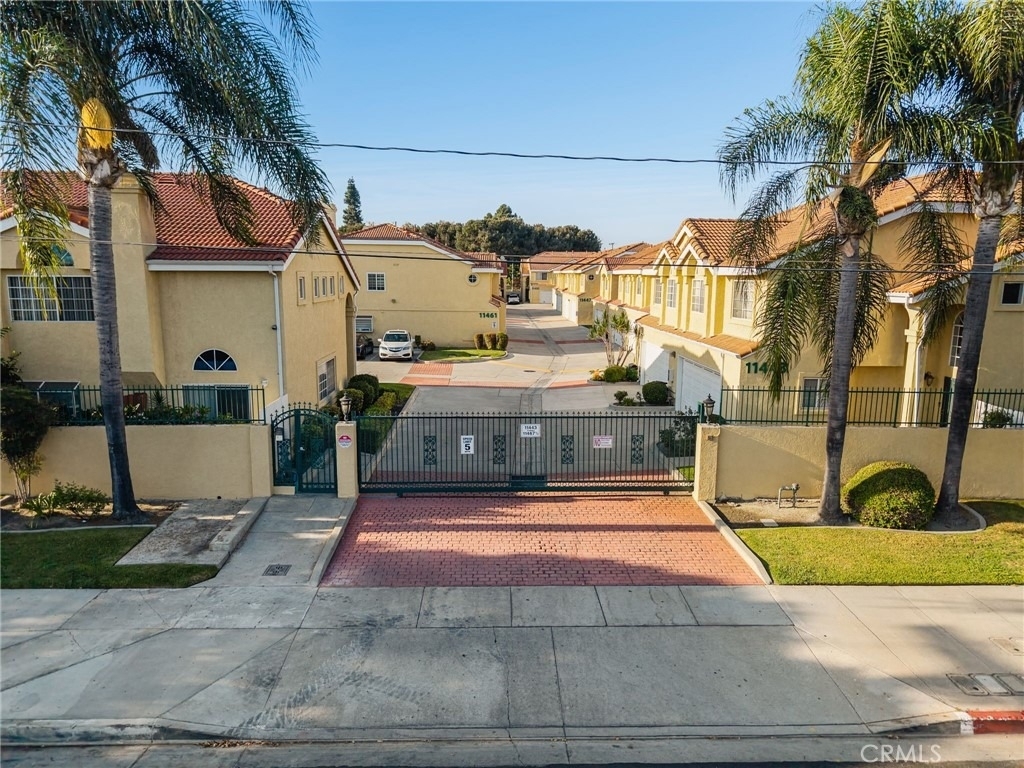 11463 1/2 Excelsior Drive - Photo 1