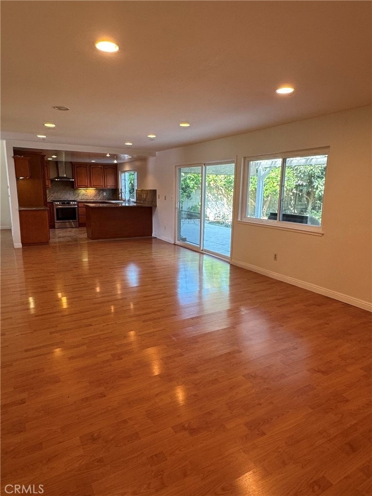 5355 Duncannon Ave - Photo 6