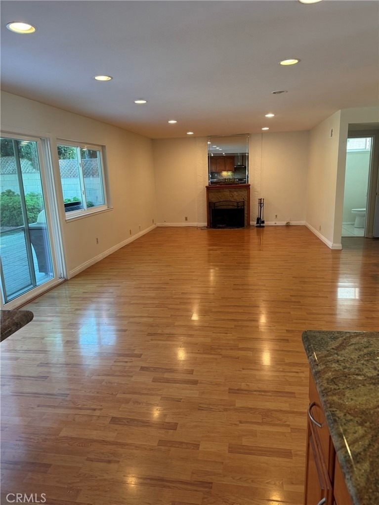 5355 Duncannon Ave - Photo 3