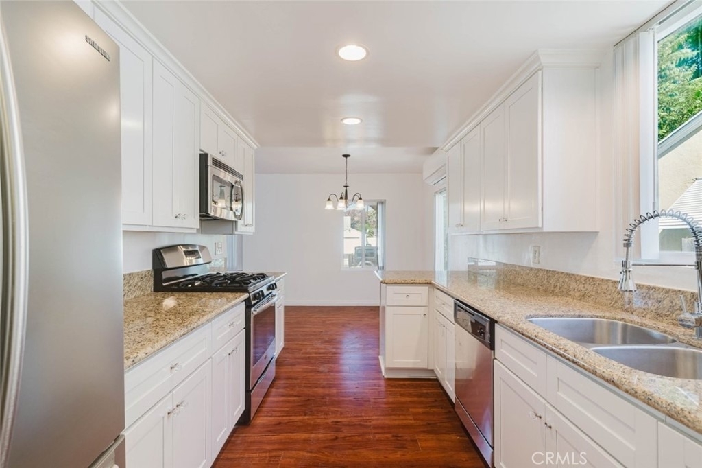 7426 Dempsey Avenue - Photo 3