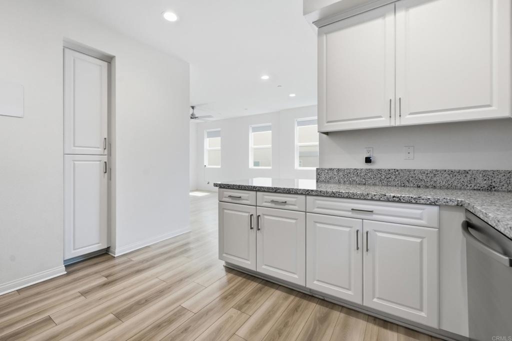 8386 Yosemite Street - Photo 2
