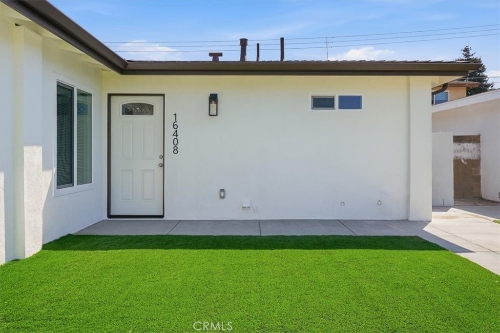 16402 San Jacinto - Photo 0