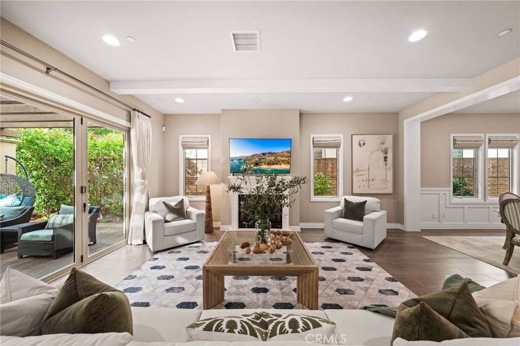 46 Shadybend - Photo 2