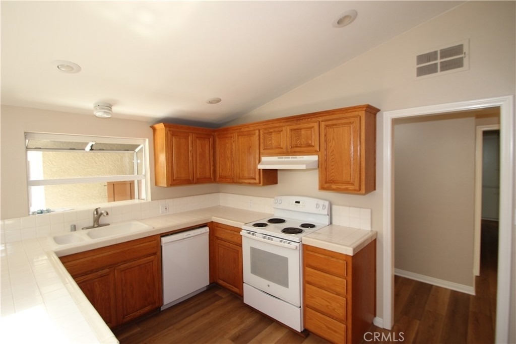 263 Hanover Drive - Photo 5