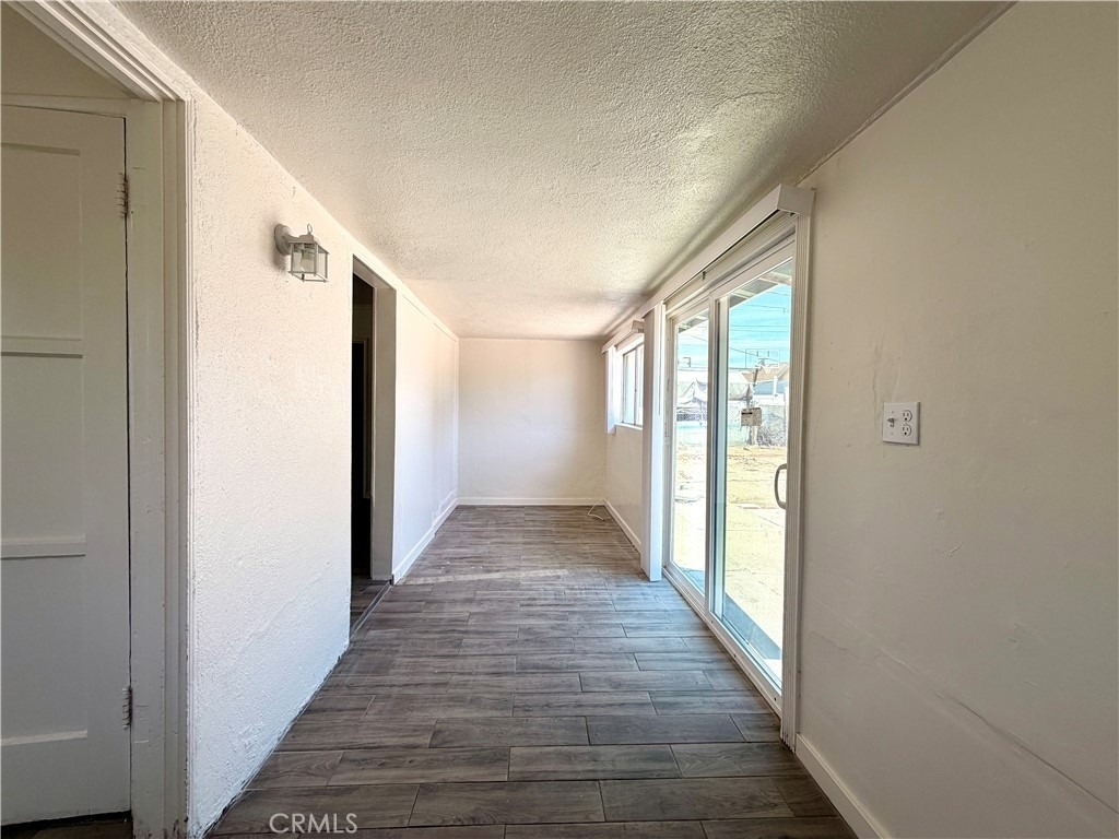 7536 White Oak Avenue - Photo 8