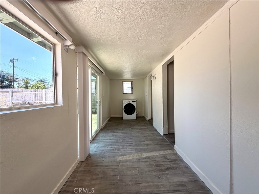 7536 White Oak Avenue - Photo 9